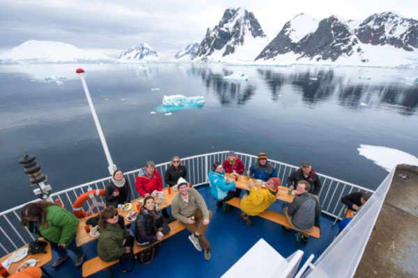 antarctica 03 paralax air cruise fly antarctica penguin antarctica cruise cruises antarctica expedition punta arenas glacier patagonia 6-day antarctica cruise