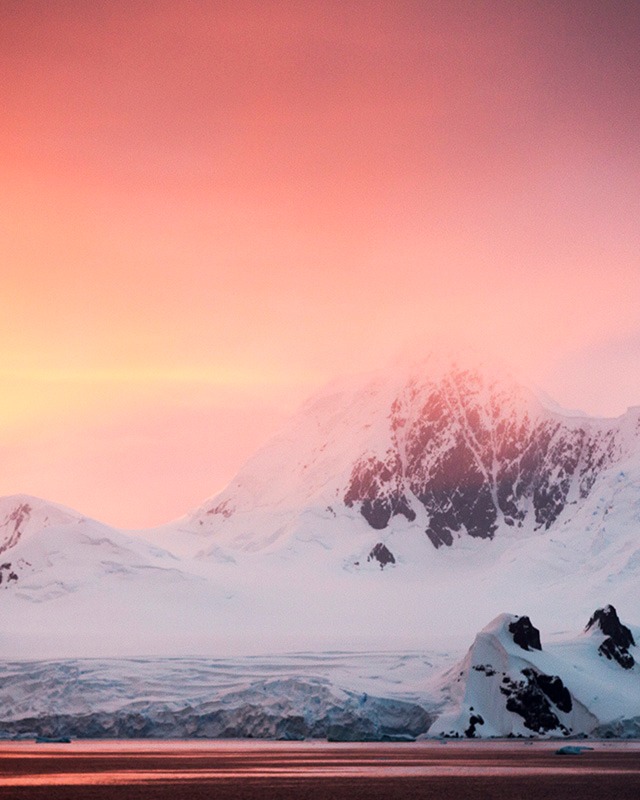 Breathtaking sunsets in Antarctica
