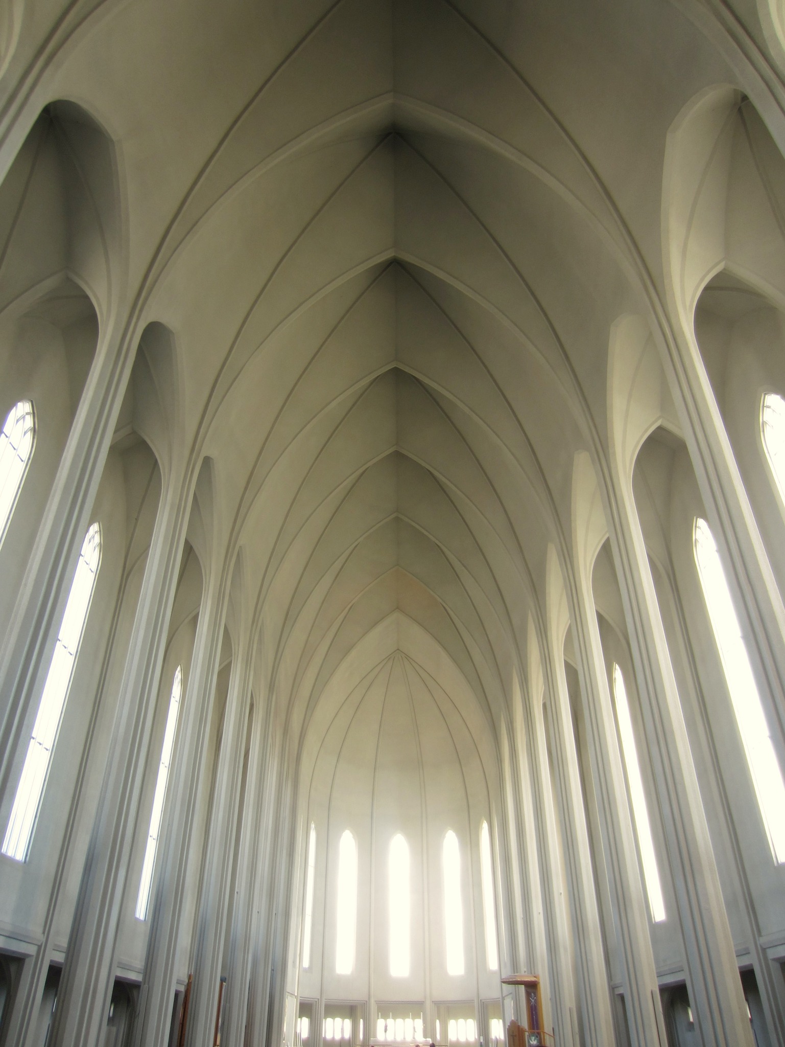 Hallgrimskirkja: Reykjavík’s Towering Embrace